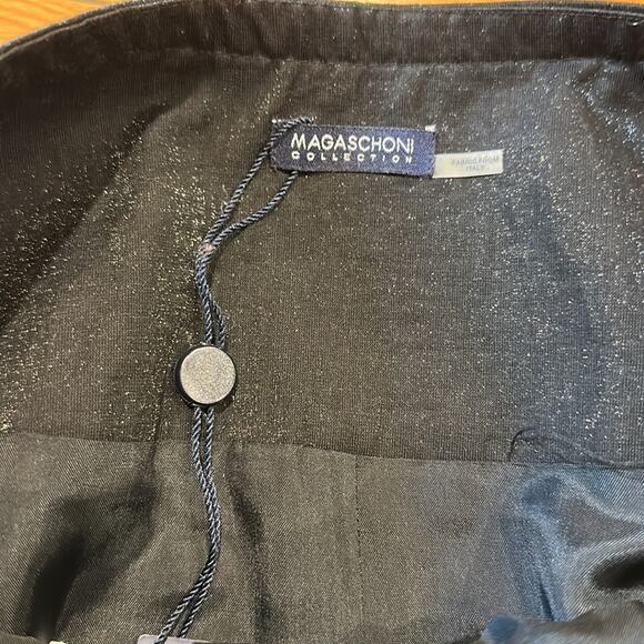 Black metallic skirt with zipper in middle. NWT. Size 10 - Picture 4 of 6